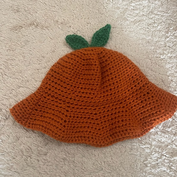 Crochet kids pumpkin hat - Picture 4 of 5